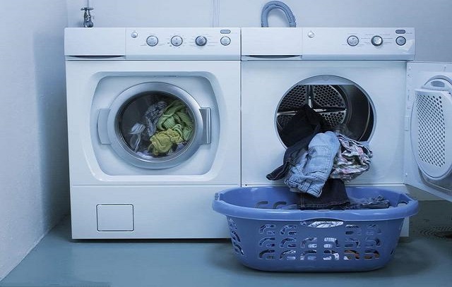 Useita erityisiä verhojen puhdistusmenetelmiä