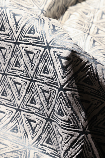Ylellinen korkealaatuinen leikattu samettikullauskangas, joka on ympäristöystävällinen vuodesohvan verhokankaaseen